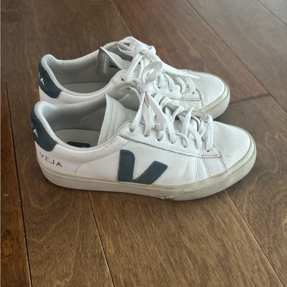 Veja Sneakers Size 7